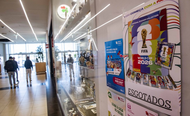 Lojas têm stocks de cromos esgotados há semanas
