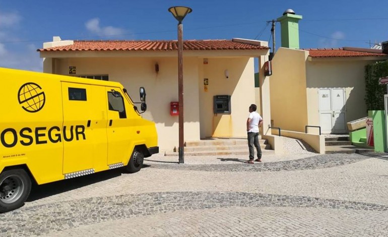 praia-da-vieira-ja-tem-multibanco-a-funcionar-8939