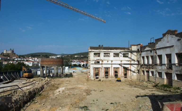 obras-na-antiga-central-paradas-ha-meses-6614