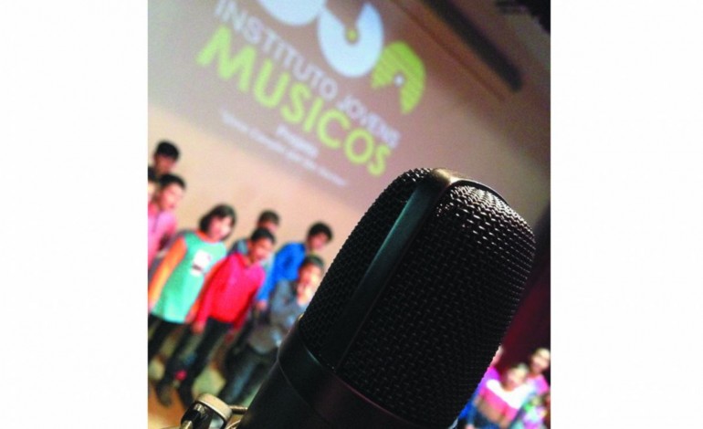 instituto-grava-cd-solidario-e-filma-clip-para-o-euro-4165