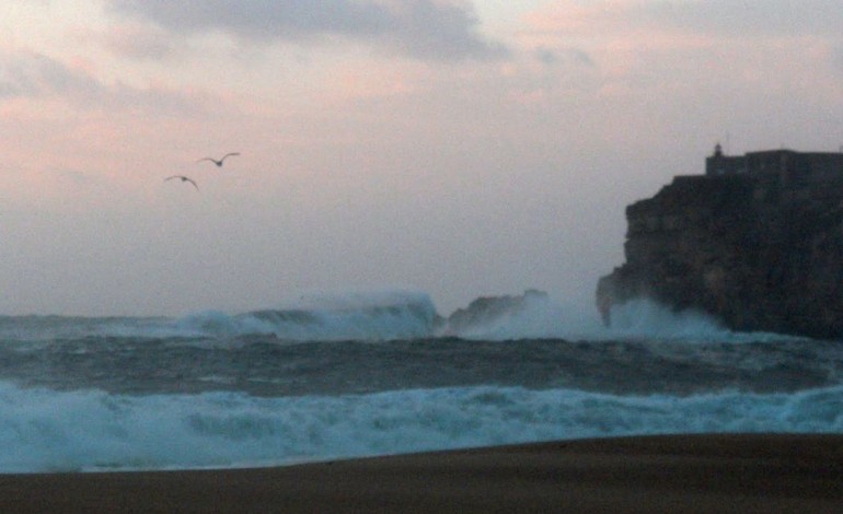 barras-da-nazare-sao-martinho-e-figueira-da-foz-mantem-se-encerradas-durante-a-manha-5868