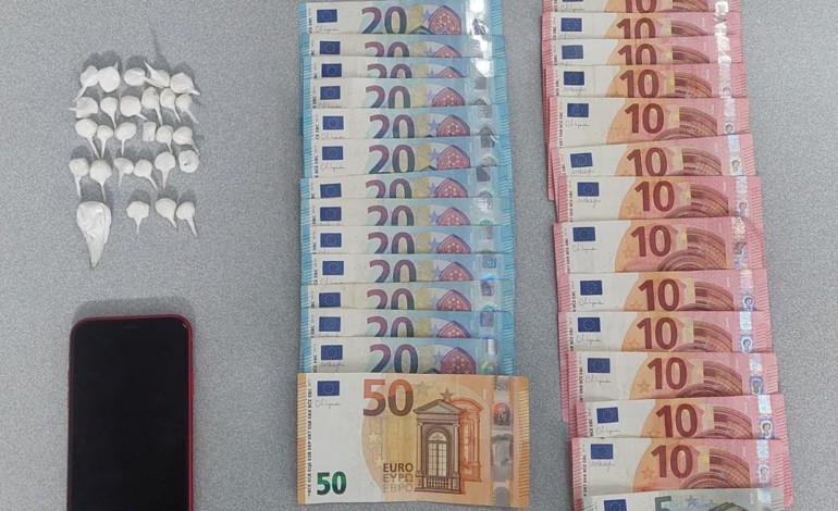 homem-detido-na-posse-de-varias-doses-de-cocaina-em-obidos