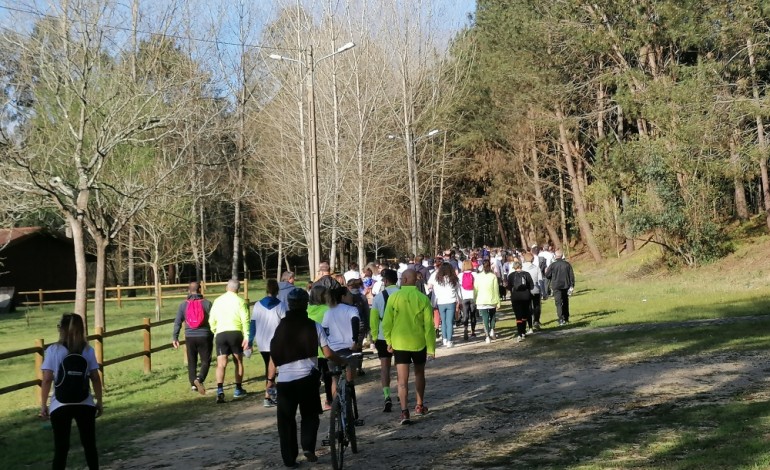 Centenas de pessoas participaram numa caminhada de cerca de seis quilómetros no pulmão verde da Barosa