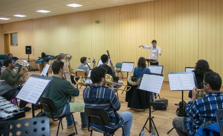 O ensemble de sopros vai interpretar oito novas peças de música contemporânea