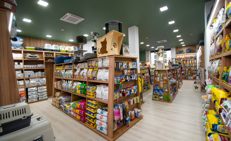 Goldpet remodela e aumenta espaço na loja física de Leiria