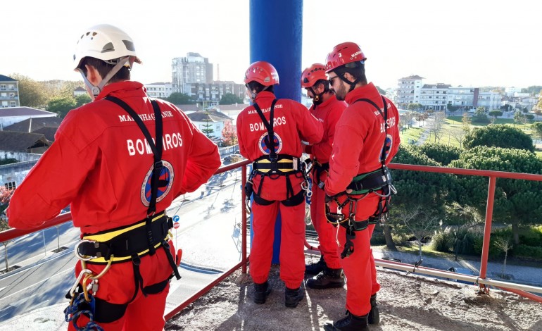 salvamento-em-altura-num-predio-e-acidente-rodoviario-testam-operacionalidade-na-marinha-grande