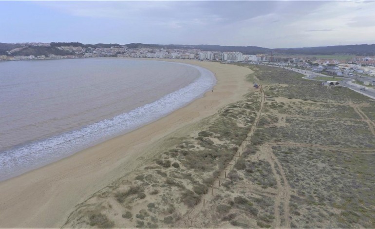 sao-martinho-do-porto-a-frente-de-faro-quarteira-e-albufeira-na-procura-de-casas-para-ferias