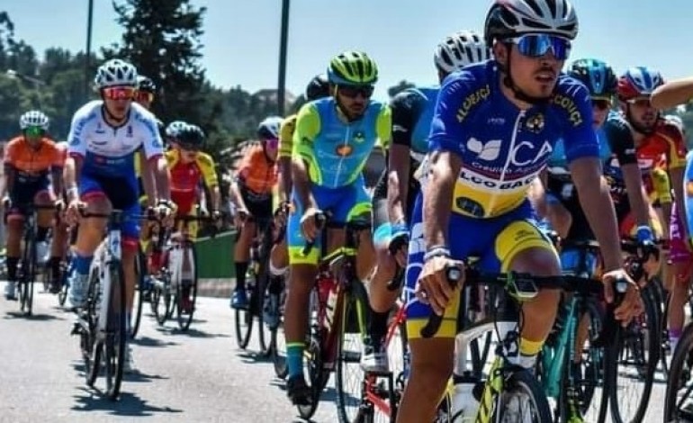 Rafael Soares cedeu a bicicleta ao colega de equipa