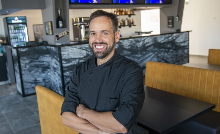 O chef Telmo Coelho, responsável pela cozinha do Ponte Vista