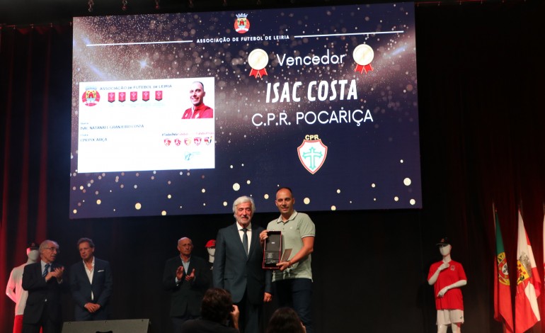 Isac Costa, CPR Pocariça, foi distinguido como melhor treinador de futsal sénior feminino