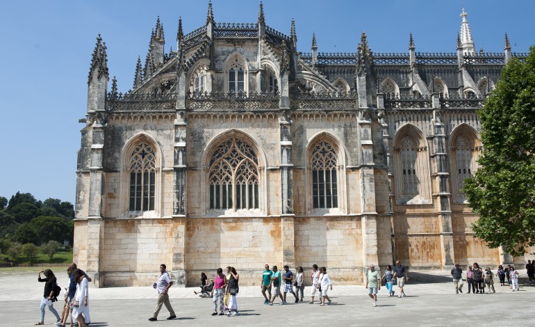 mosteiro-da-batalha-avanca-com-obras-no-claustro-real