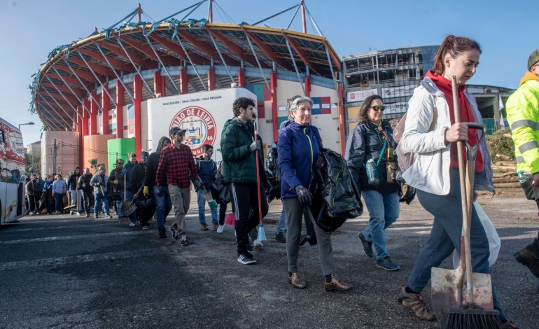 O ponto de concentração para a acção de limpeza foi junto ao Estádio Municipal de Leiria