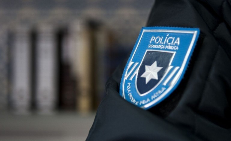 detida-por-exigir-dinheiro-ao-ex-marido-com-violencia