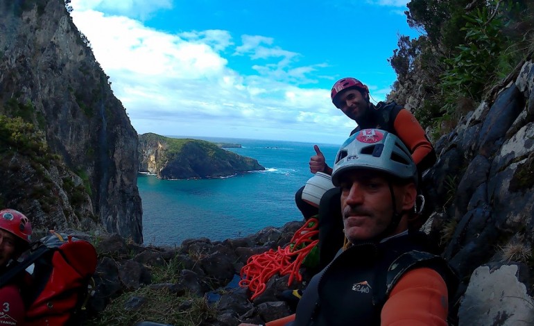 Clube de Leiria pratica canyoning em Castanheira de Pera