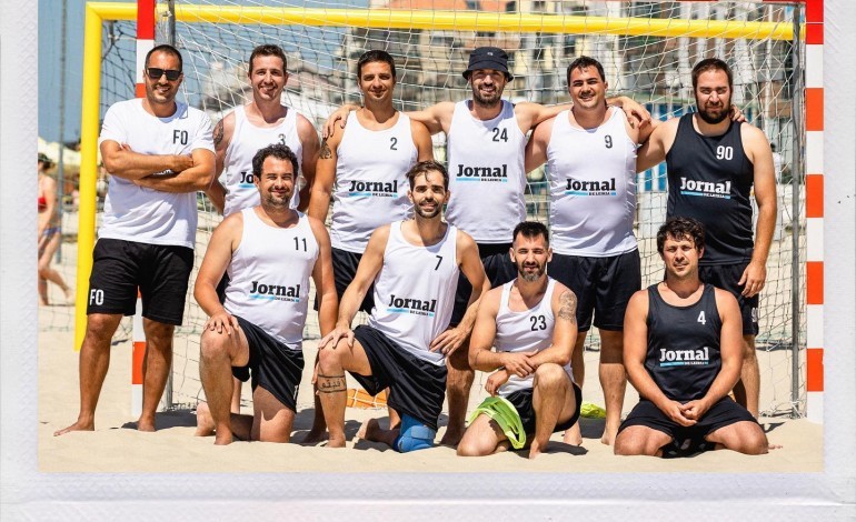 cerca-de-100-atletas-participam-no-andebol-legends-na-praia-do-pedrogao