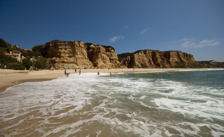 corpo-encontrado-na-praia-de-vale-furado-pode-ser-de-jovem-desaparecido-no-mar-da-vieira