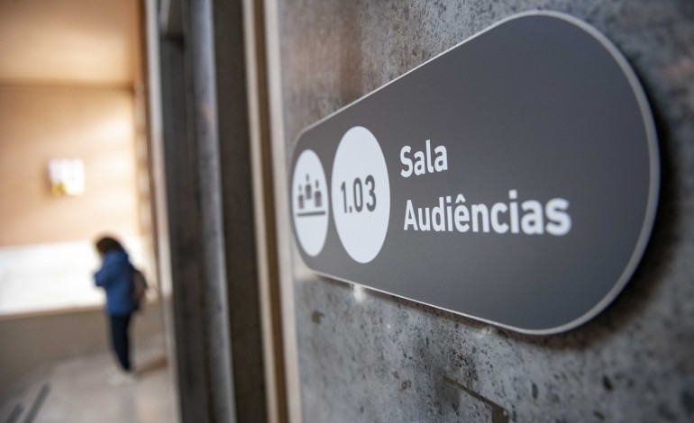 pena-suspensa-para-quatro-jovens-por-roubo-a-idoso-no-concelho-de-leiria