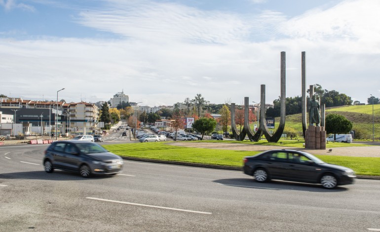 via-bus-mais-330-estacionamentos-e-novas-rotundas-em-porto-moniz