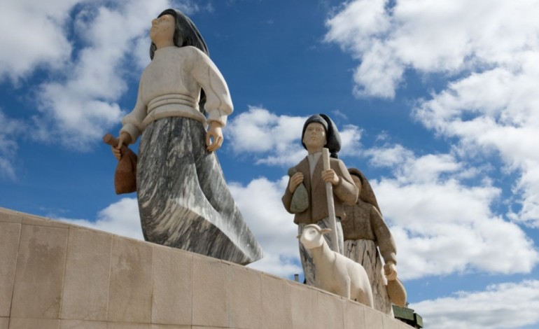 doenca-prolongada-leva-autor-da-escultura-da-rotunda-sul-de-fatima-6465