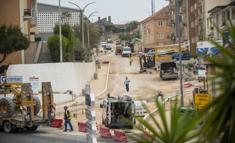 incongruencias-e-arqueologia-atrasam-obras-na-rua-dos-martires-10684