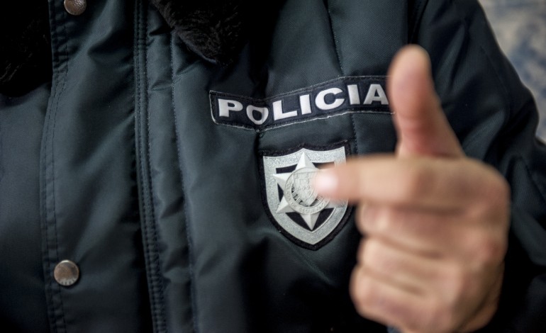 homem-detido-por-agredir-policia-em-caldas-da-rainha