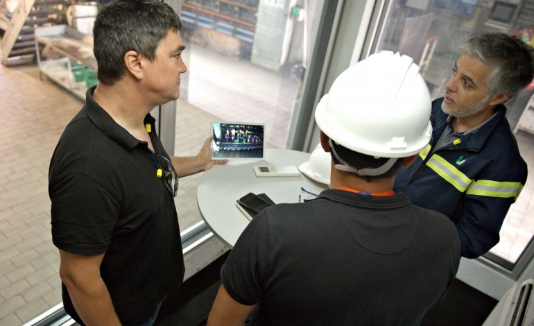 Sistema utiliza inteligência artificial para monitorizar processo de produção de vidro automático