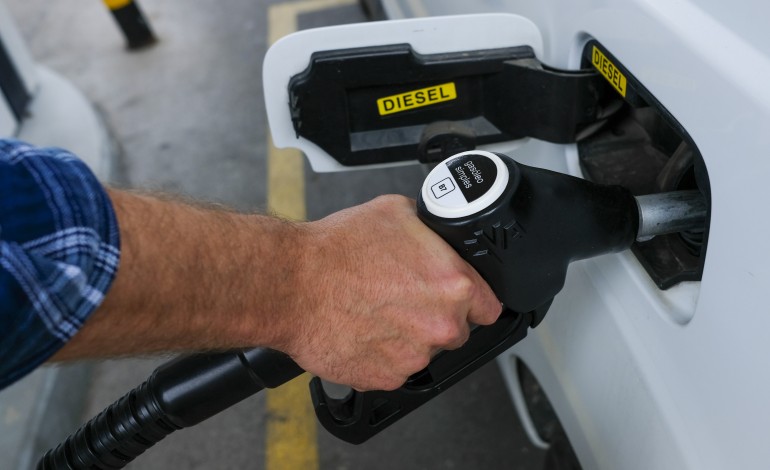 apos-ataque-ao-irao-empresarios-apreensivos-com-custo-dos-combustiveis