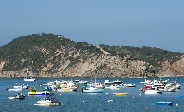 sao-martinho-do-porto-pescador-morre-apos-cair-ao-mar