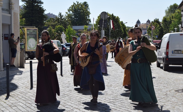 leiria-1437-esta-nas-ruas-da-cidade-para-apoia-artistas