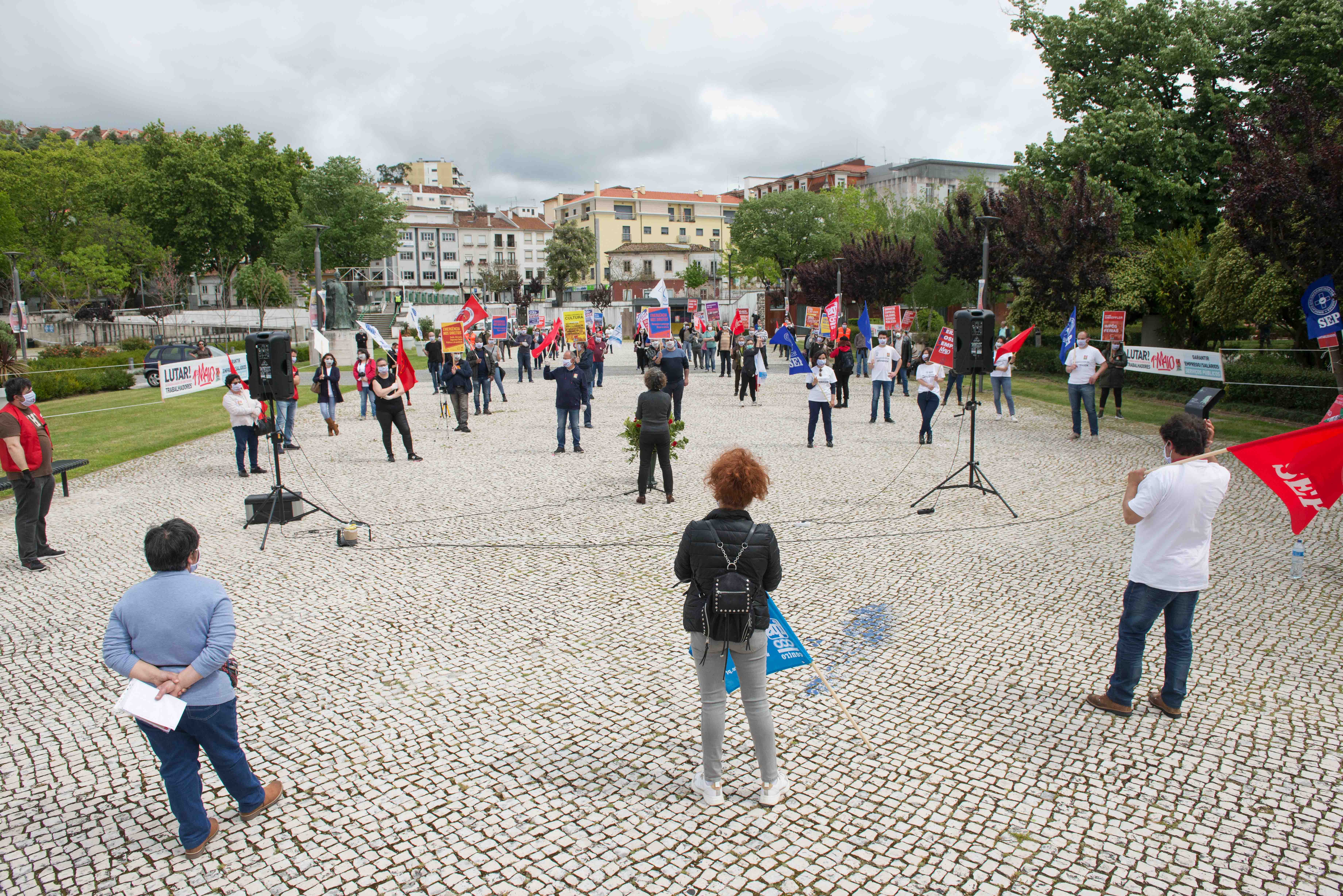 Dia dos Trabalhadores foi celebrado mantendo a distância social, devido à Covid-19