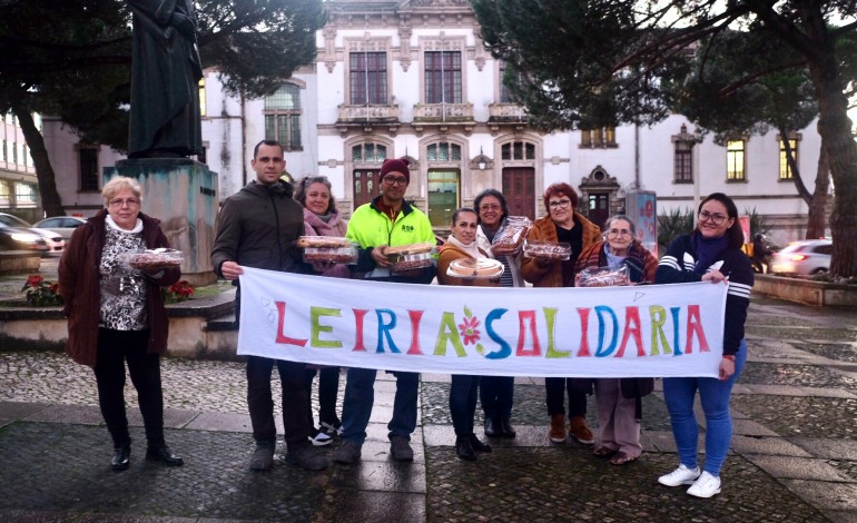 leiria-solidaria-distribui-bolos-a-quem-mais-precisa