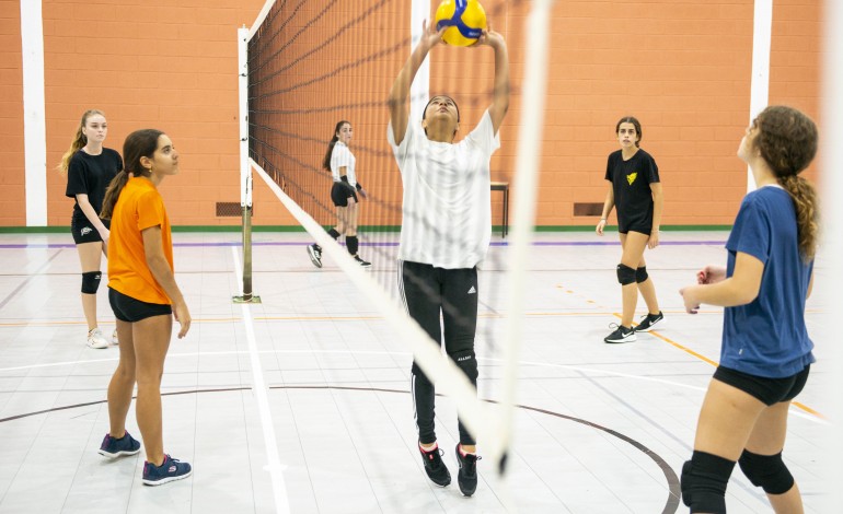 Os treinos de voleibol do GRAP realizam-se na Escola Correia Mateus, no Colégio Conciliar Maria Imaculada (CCMI) e no Pavilhão Municipal dos Pousos