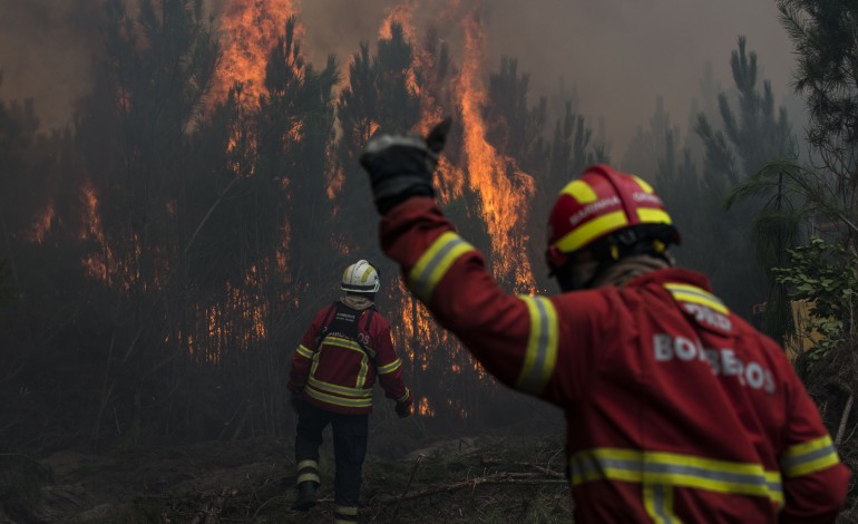 mantem-se-risco-muito-elevado-de-incendio-no-distrito-de-leiria