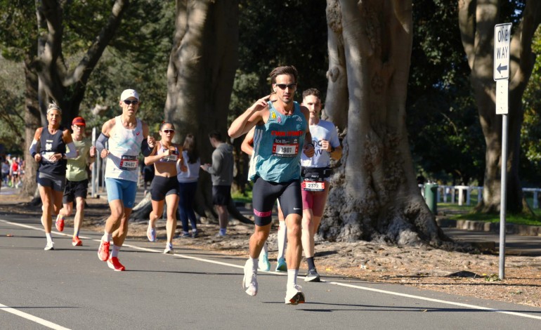 sao-seis-maratonas-pelo-mundo-e-a-meta-e-a-luta-contra-o-cancro-da-mama