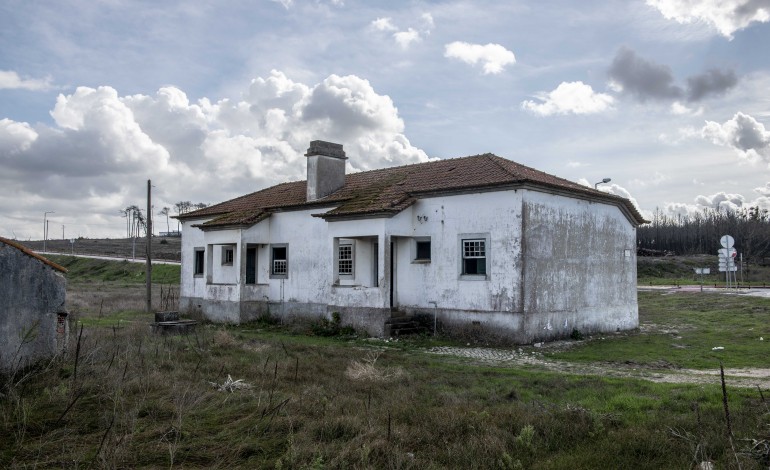 Casa florestal junto ao cruzamento da Rua D. Dinis com a Estrada da Praia, na Praia da Vieira