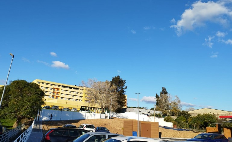 hospital-de-leiria-com-novo-acesso-pedonal-a-parque-de-estacionamento-das-olhalvas