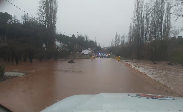 chuva-e-vento-fortes-provocam-cheias-na-regiao