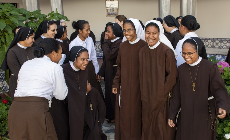 em-clausura-libertas-pela-fe-e-amor-a-deus