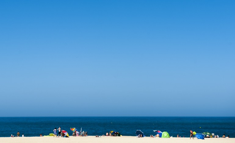 municipio-da-nazare-garante-que-nao-houve-qualquer-descarga-no-mar-que-contaminasse-a-agua-da-praia
